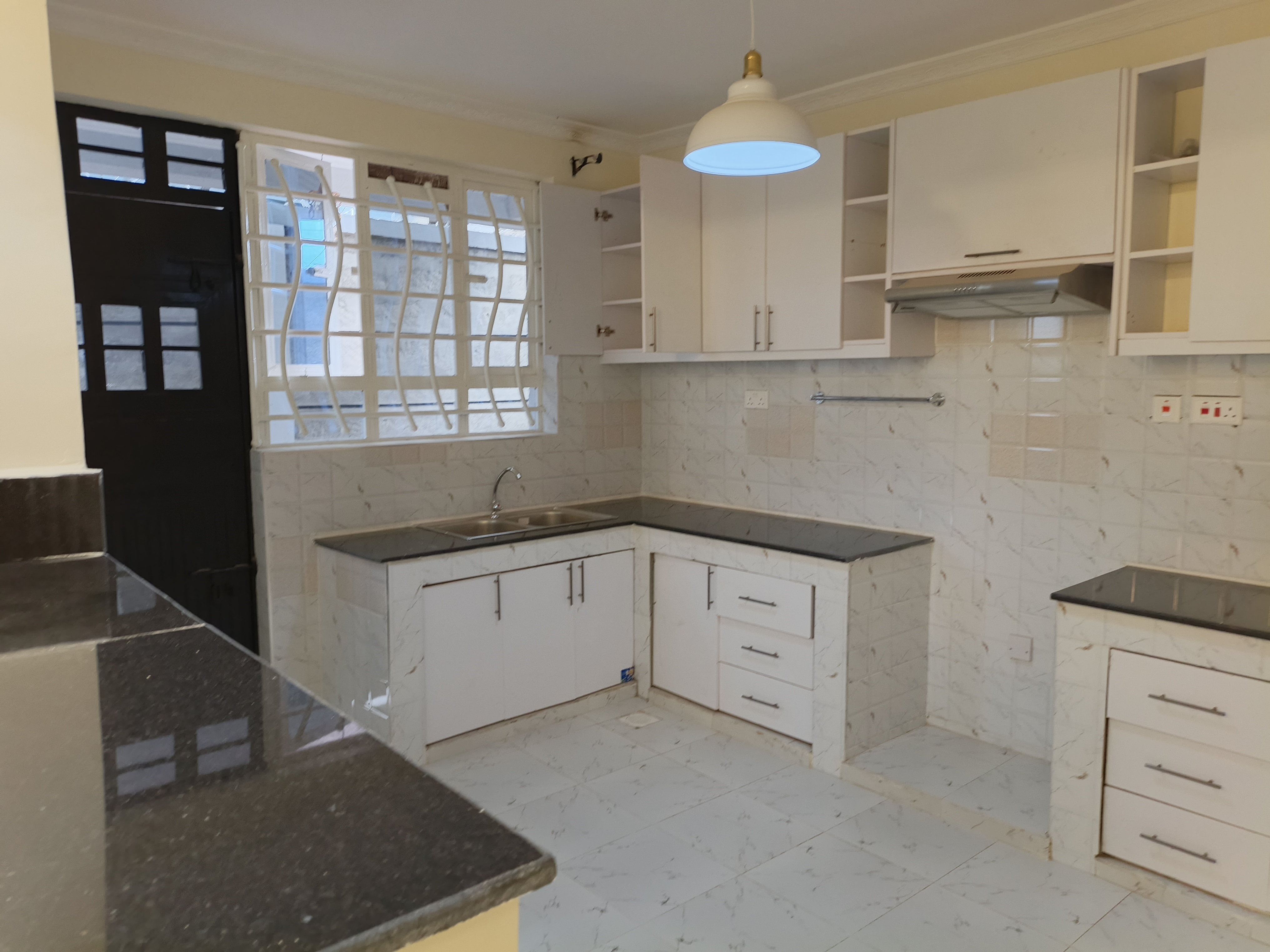 FOR SALE: Elegant 3-Bedroom All Ensuite Flat-Roofed Bungalow Plus SQ In Ruiru -Matangi for sale in Kiambu 
 | Soko Ads