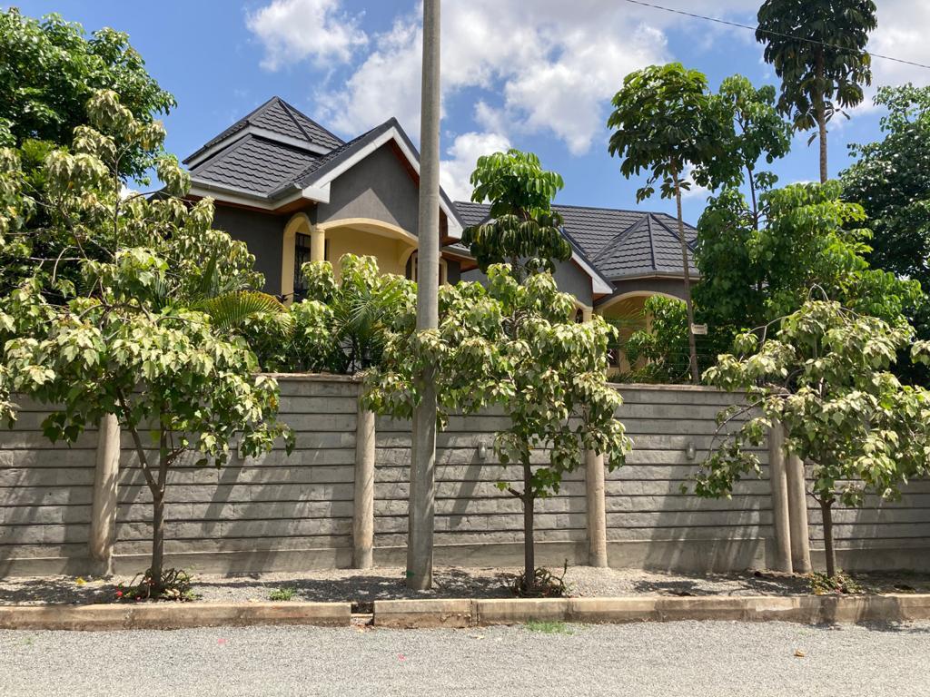 FOR SALE: ELEGANT 5-BEDROOM ALL EN-SUITE MAISONETTE WITH 1-BEDROOM DSQ IN KAHAWA SUKARI for sale in Kiambu 
 | Soko Ads